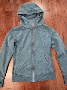 Lululemon women's green scuba hoodie in size 6